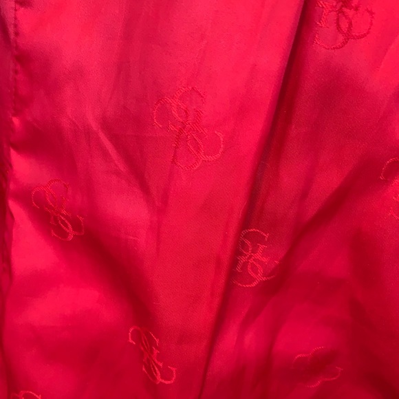 Guess - Picture 5 of 5